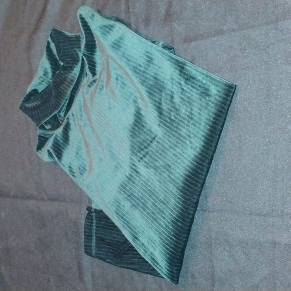 SJB Sport Woman's turtle neck long sleeve Shirt ribbed Small/petite Green - Picture 1 of 12